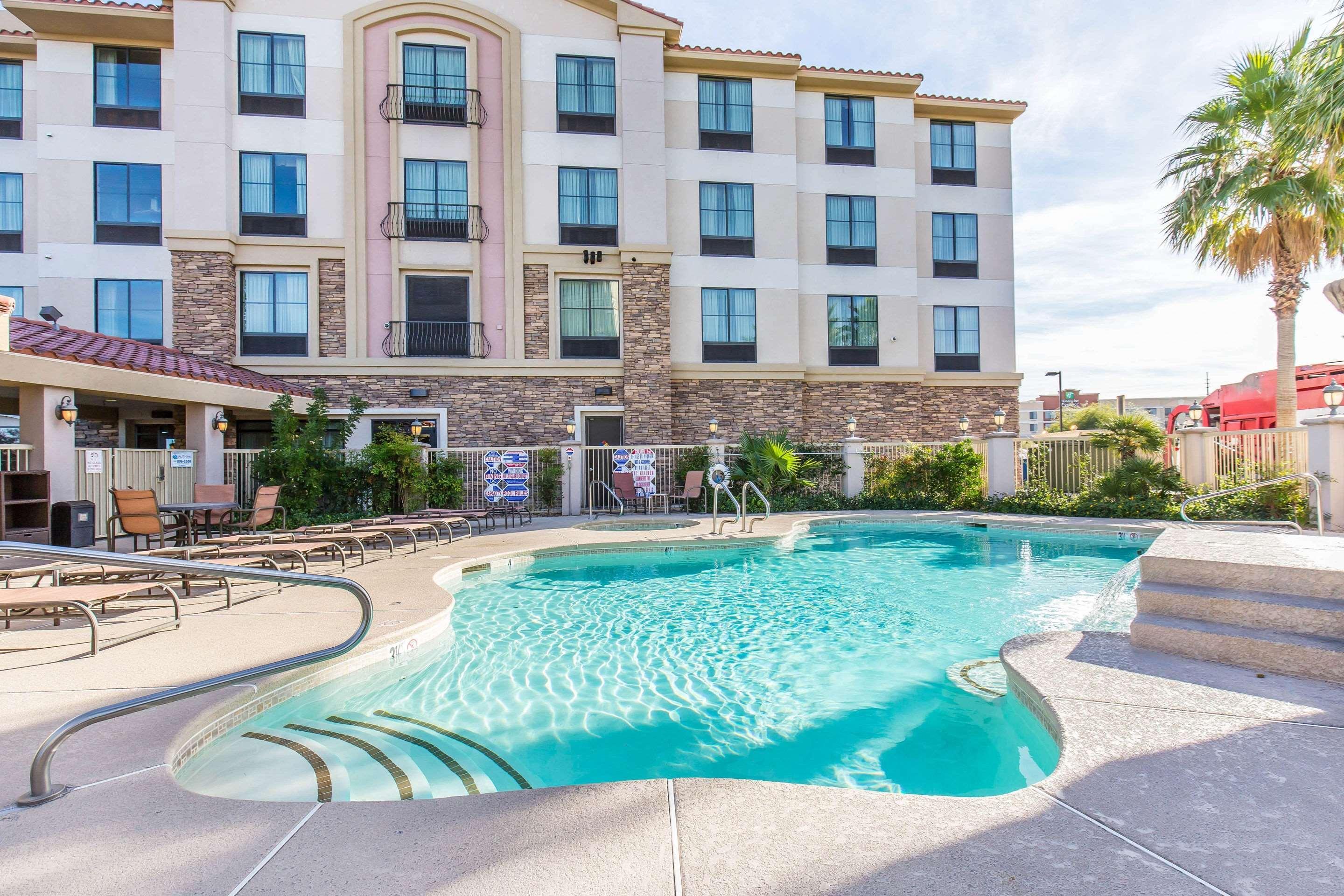 Comfort Inn & Suites Henderson - Las Vegas Extérieur photo
