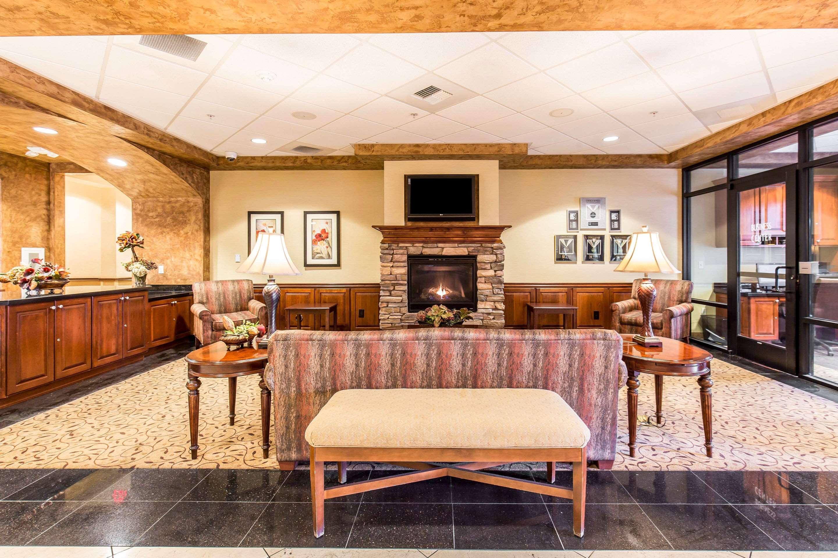 Comfort Inn & Suites Henderson - Las Vegas Extérieur photo