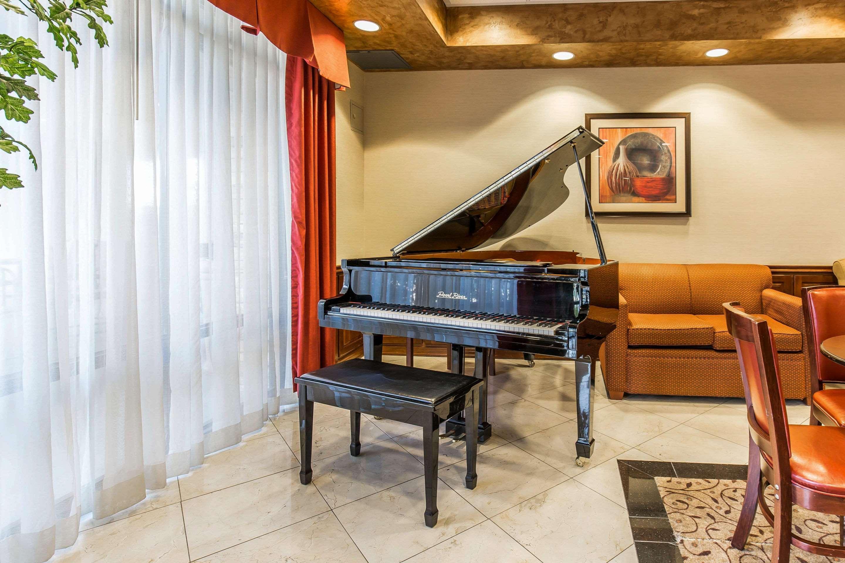 Comfort Inn & Suites Henderson - Las Vegas Extérieur photo